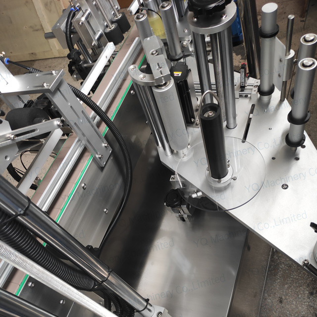 Top And Orienting labeling Machine (6) Top And Orienting labeling Machine (6)