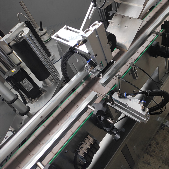 Top And Orienting labeling Machine (4) Top And Orienting labeling Machine (4)
