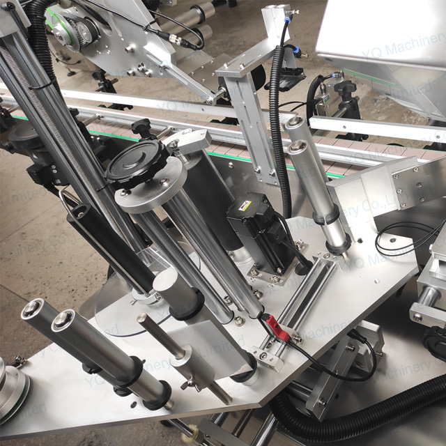 Top And Orienting labeling Machine (7) Top And Orienting labeling Machine (7)