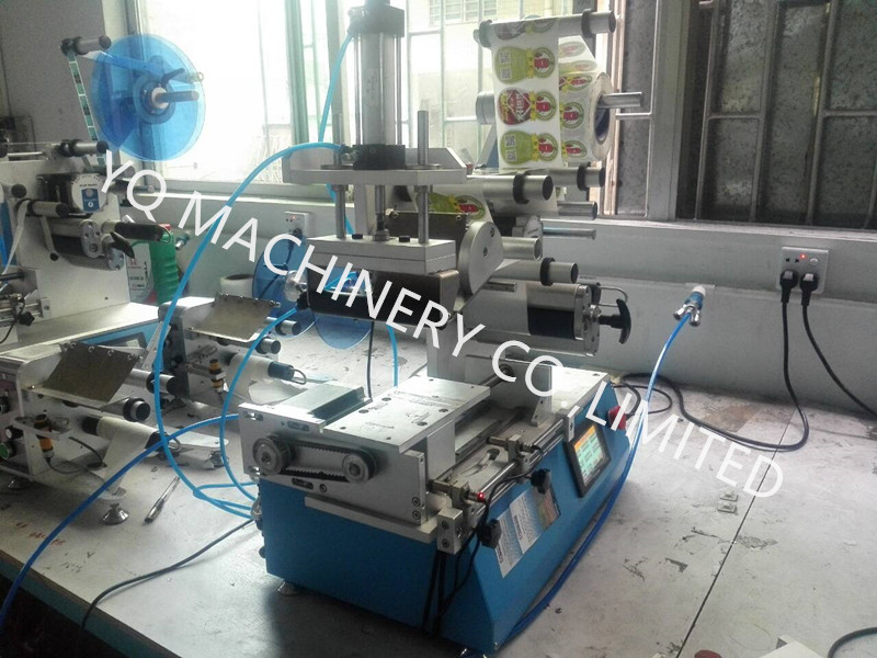 two sides labeling machine.jpg