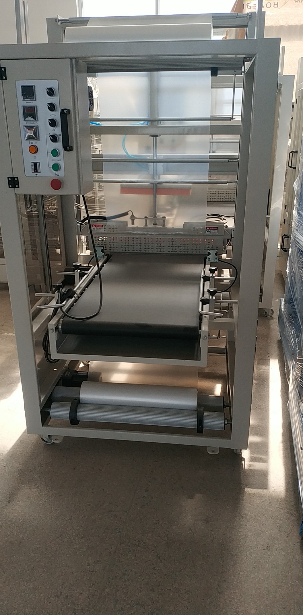 shrink wrapping machine
