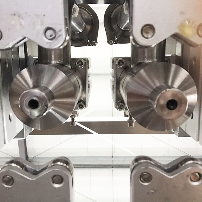 2 Nozzles Liquid Tracked Filling Machine 