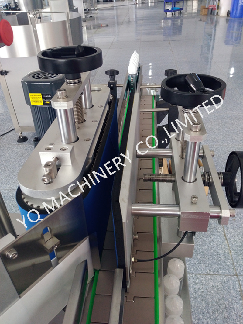 E LIQUID BOTTLE LABEL MACHINE.jpg