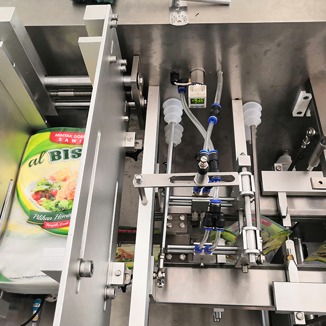 Horizontal Liquid Pouch Filling Machine