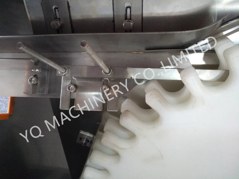 bottle unscrambling machine.jpg