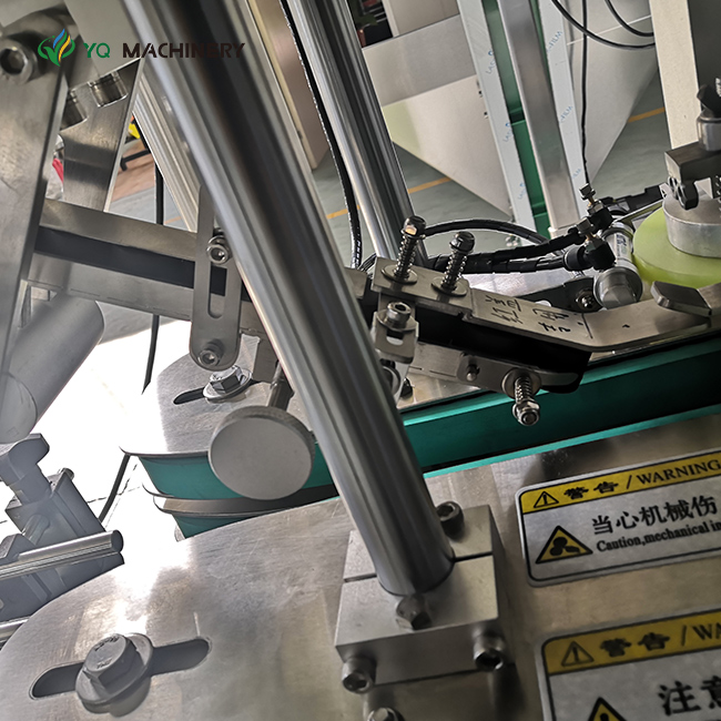 Cap Sealing Machine with Lid Feeder