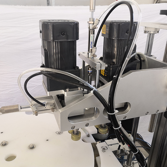Rotary Filling And Capping Machine