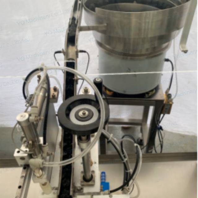 Rotary Cappers Machine For Plastic And Glass Bottles