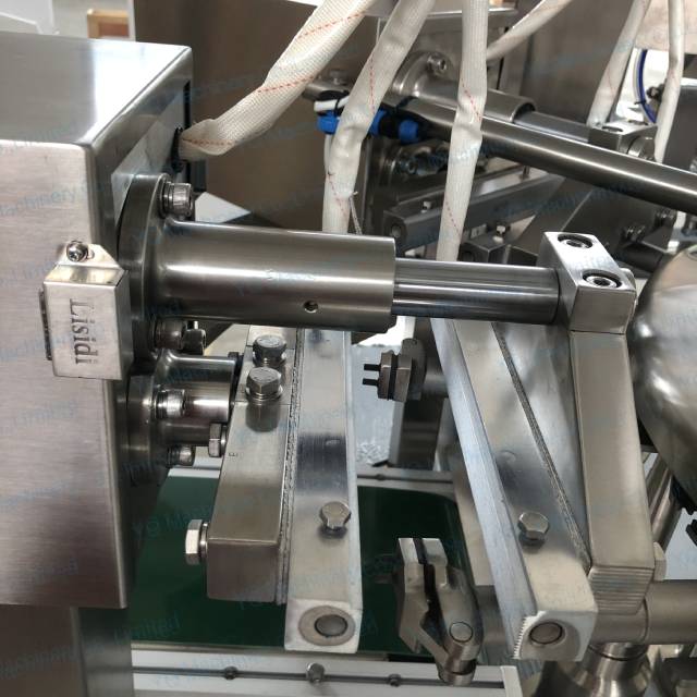 powder packing machine 10