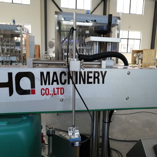 double side labeling machine for jar can (7)