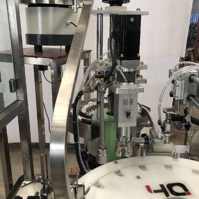 Pick And Place cap Screw Capping Machine 5