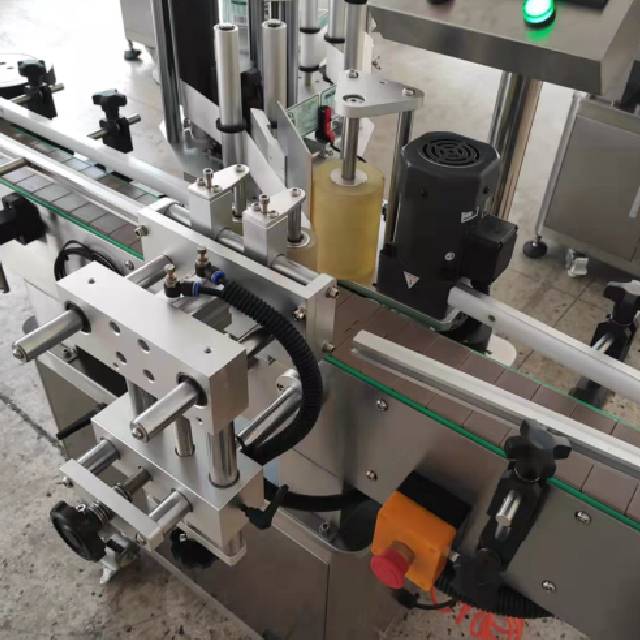 Bottle Labeling Machine With Pack On And Off Tables 5