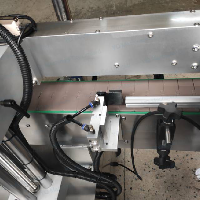 One Label For Three Side Labeling Machine For Oval Bottle Special-Shaped Container Front And Back Labeler