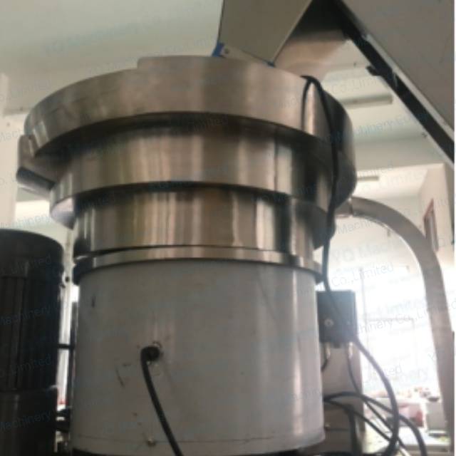Spindle Capping Machine With Cap Vibratory Bowl And Elevator 